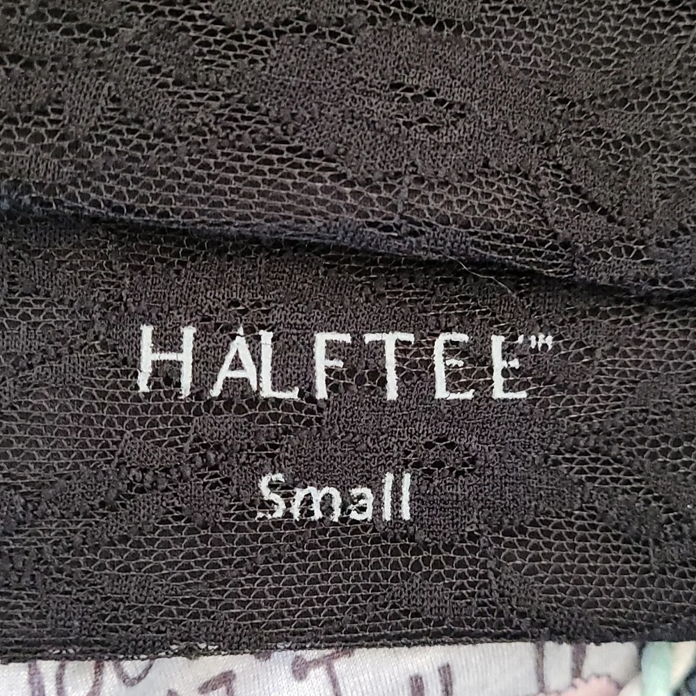 Halftee Black Lace Cropped 3/4 Sleeve Top